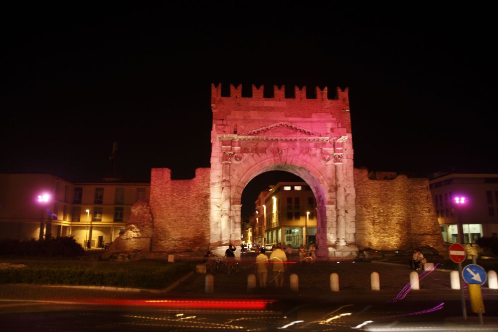 Notte Rosa Arco d'Augusto, Rimini foto di R. Masi