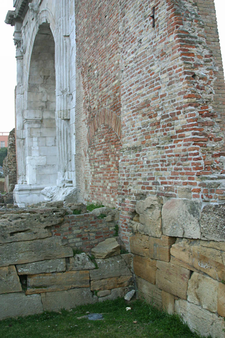 mura romane, Rimini foto di Archivio Provincia di Rimini