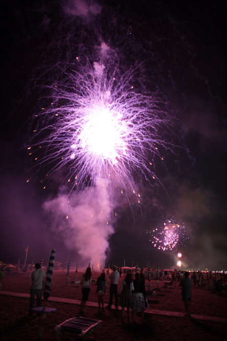 La Notte Rosa, fuochi d'artificio Foto(s) von Archivio Provincia di Rimini