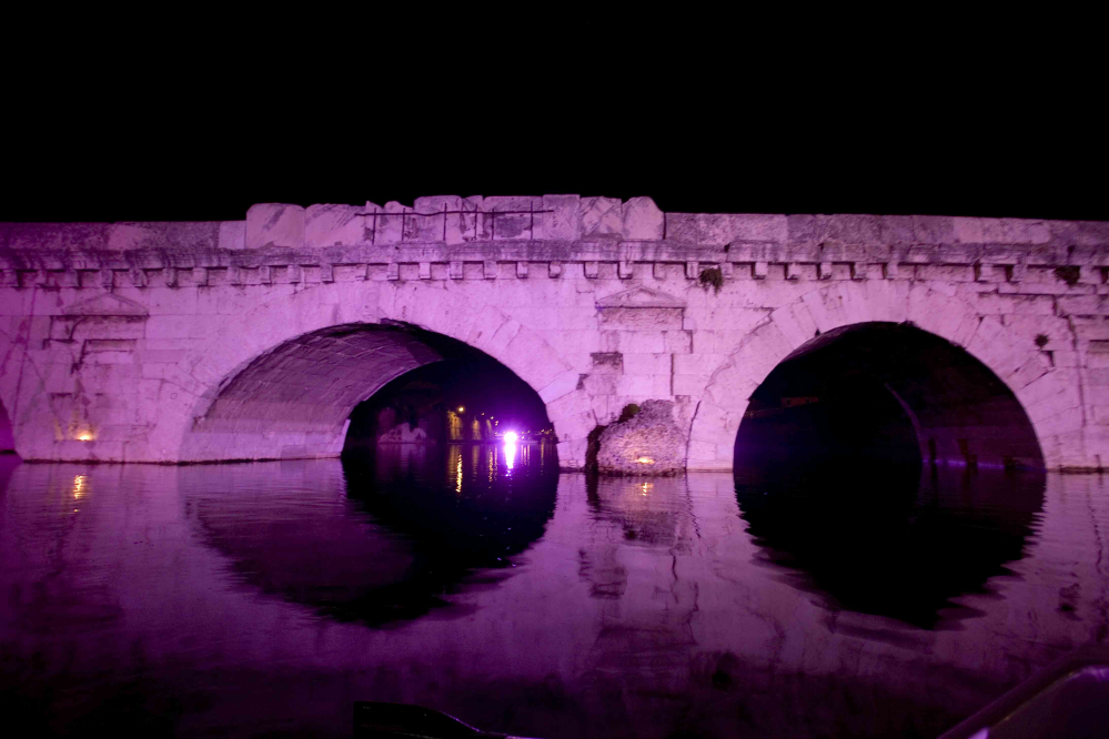 La Notte Rosa, il Ponte di Tiberio, Rimini Foto(s) von Archivio Provincia di Rimini