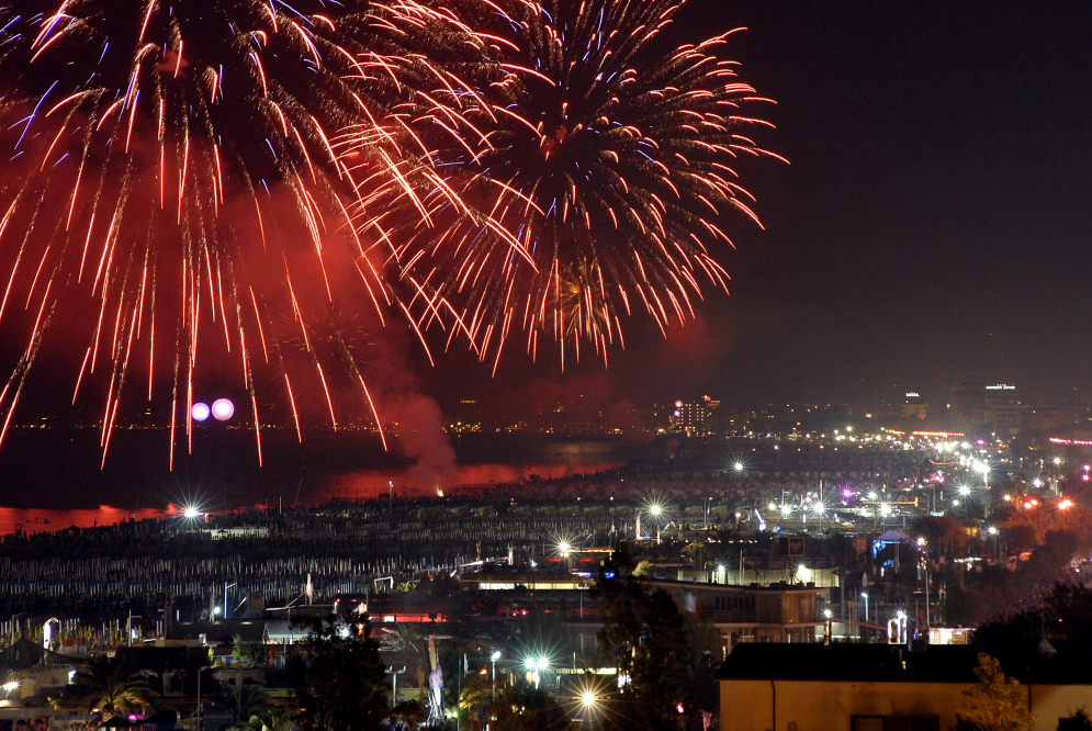 La Notte Rosa, fuochi d'artificio, Rimini photo by R. Gallini