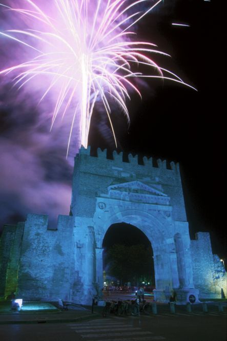 Arco d'Augusto foto di E. Salvatori