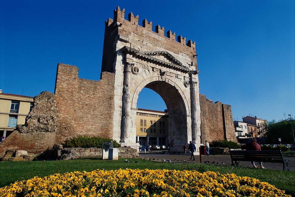 Rimini, Arco d'Augusto foto di Archivio Provincia di Rimini