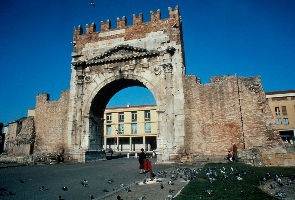 Rimini, Arco d'Augusto foto di Archivio Provincia di Rimini