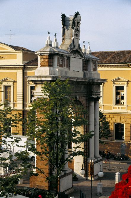 Arco Ganganelli, piazza Ganganelli, Santarcangelo di Romagna foto di F. Sancisi