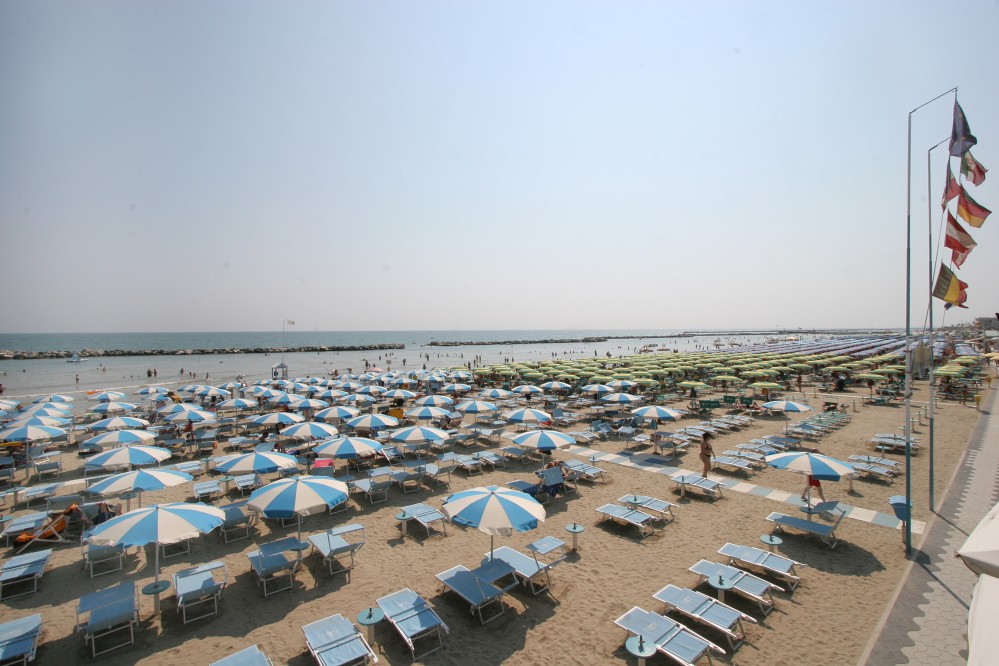 Bellaria Igea Marina, spiaggia e ombrelloni foto di PH. Paritani