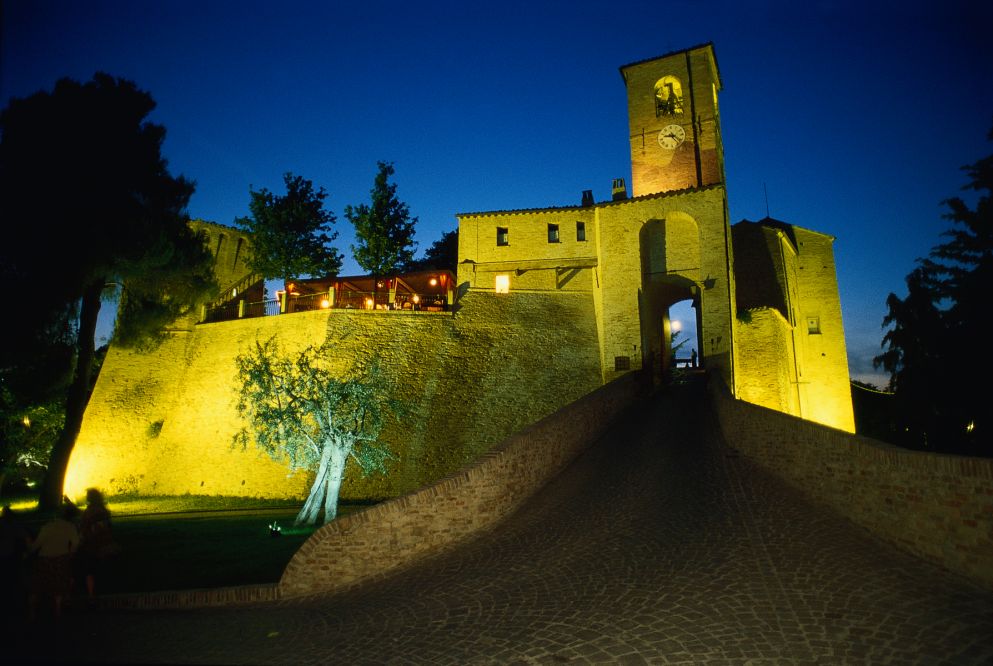 Borgo notturno, Montegridolfo photos de T. Mosconi