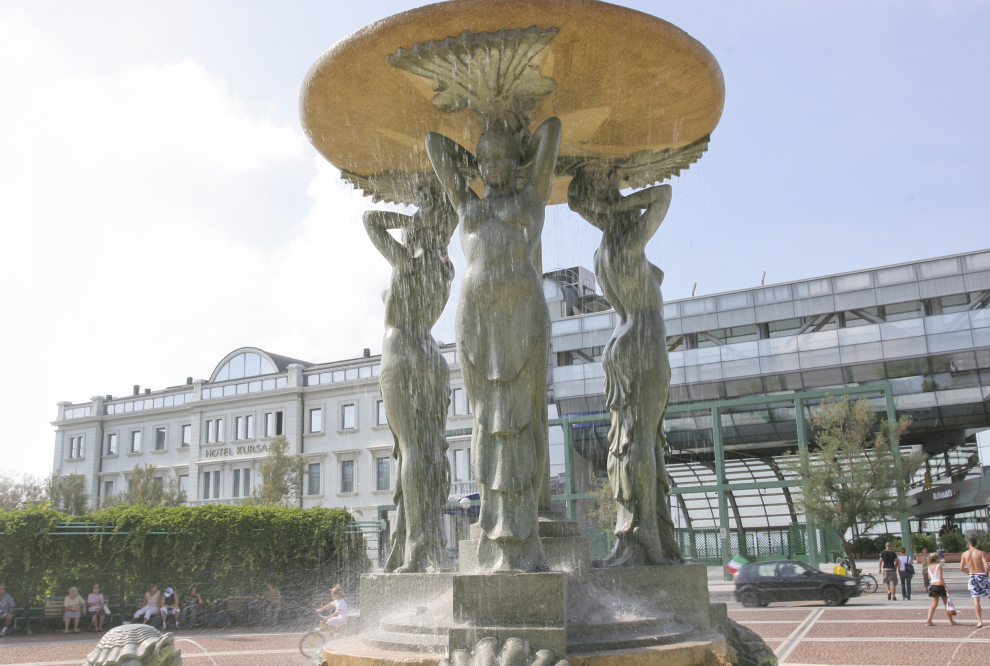 Fontanta piazza Primo Maggio - Cattolica foto di PH. Paritani