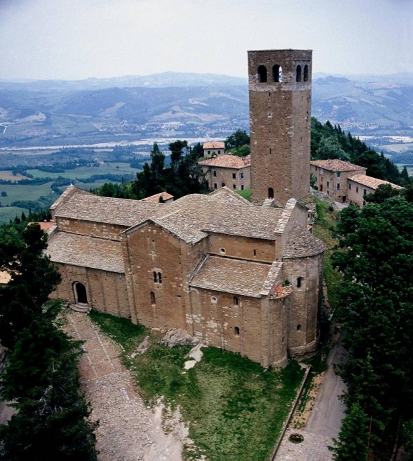 Duomo e torre, San Leo foto di Archivio Provincia di Rimini