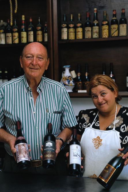 wine bar, Verucchio photo by L. Bottaro