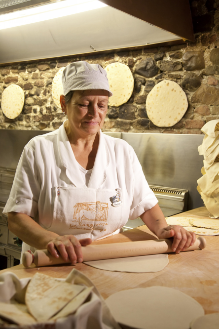 la piadina romagnola, Santarcangelo di Romagna foto di PH. Paritani