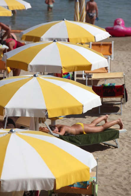 Bellaria Igea Marina, ombrelloni foto di PH. Paritani