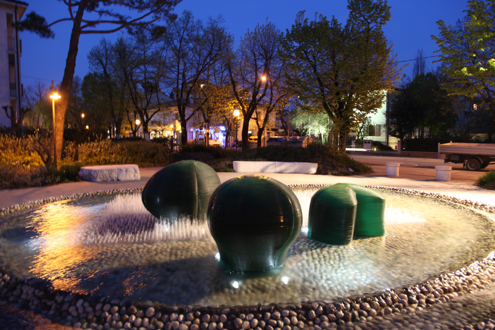 Fontana del prato sommerso, Santarcangelo di Romagna foto di PH. Paritani