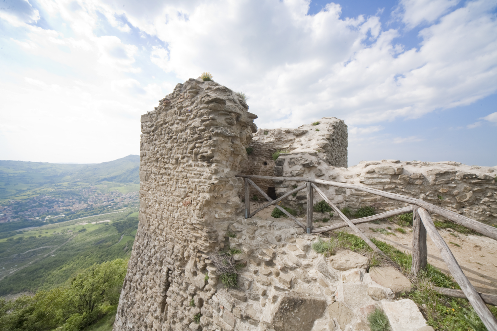 Maiolo, Maioletto fortress photo by PH. Paritani