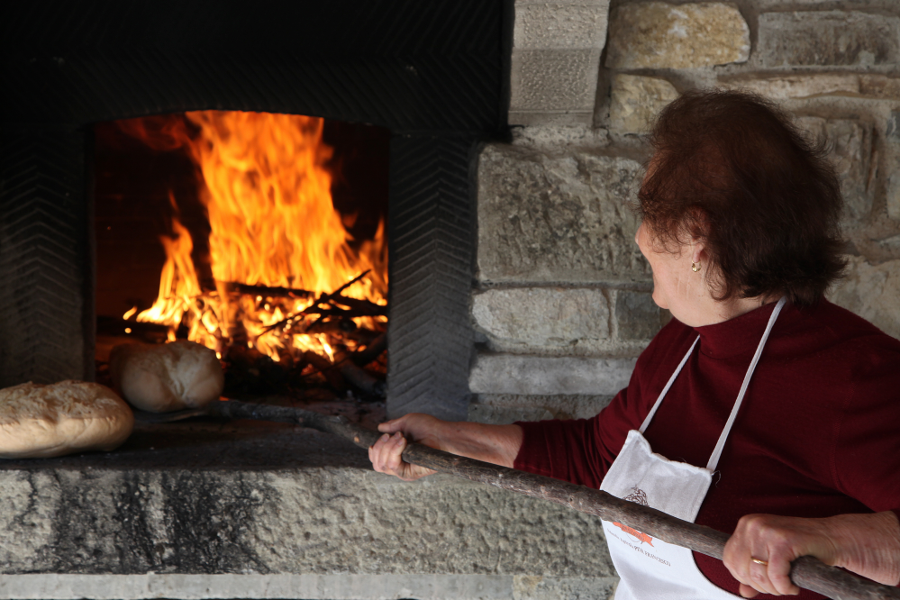 Maiolo, bread festival photo by PH. Paritani