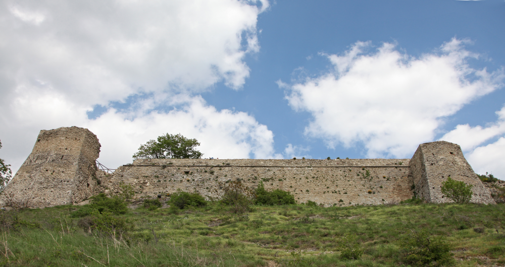 Maiolo, Maioletto Fortress photo by PH. Paritani