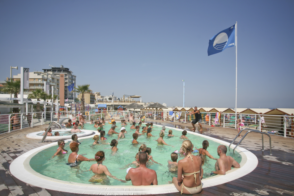 Spiaggia di Cattolica - piscina foto di PH. Paritani