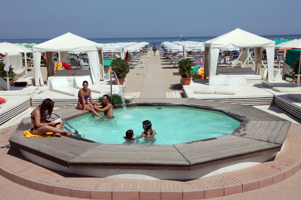 Spiaggia di Cattolica - piscina foto di PH. Paritani