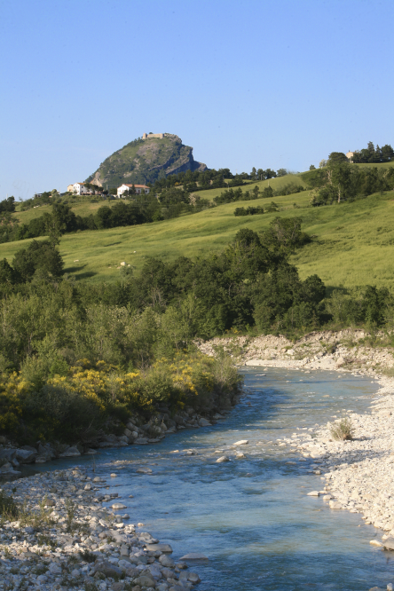 Maiolo, fiume Marecchia e rocca di Maioletto Foto(s) von PH. Paritani