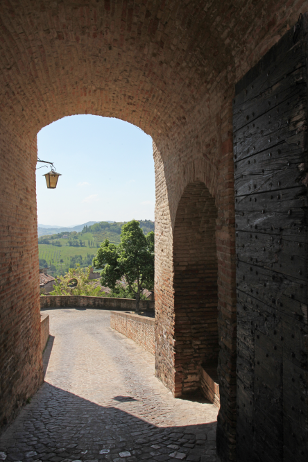 Porta di ingresso, Montegridolfo foto di PH. Paritani