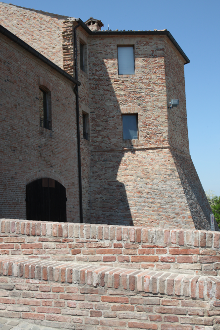 Mura di cinta, Mondaino foto di PH. Paritani