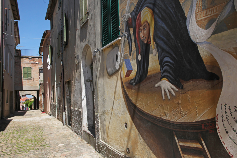 View of the historic centre and murals, Saluldecio photo by PH. Paritani
