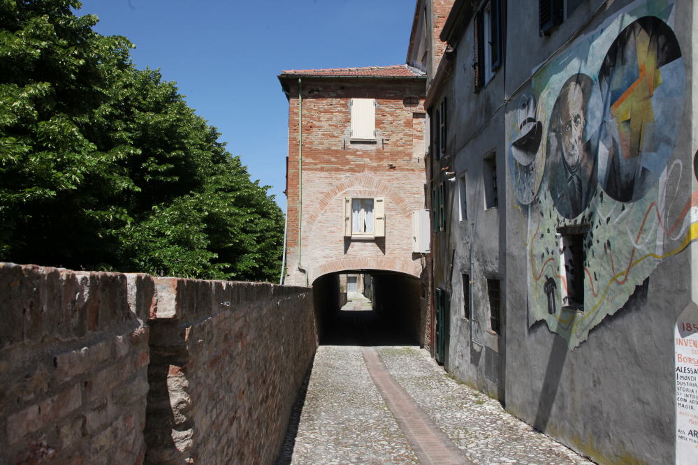 Mura di cinta, Saludecio foto di PH. Paritani