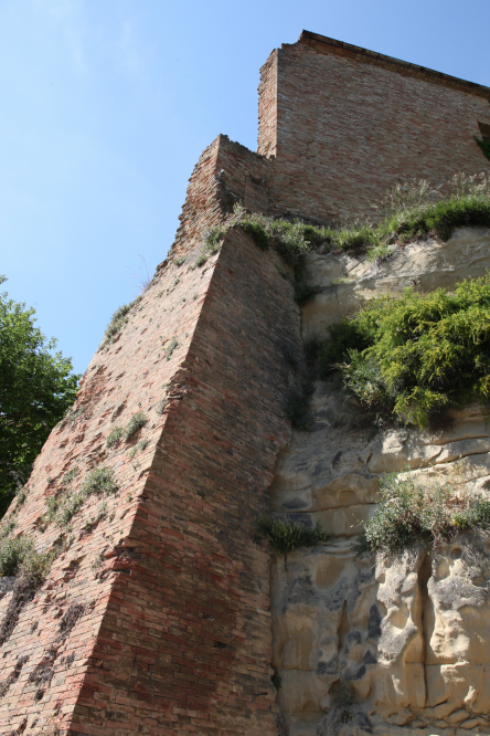 Mura di cinta, Saludecio foto di PH. Paritani