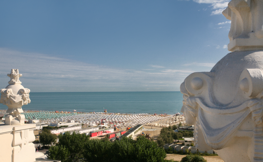 Vista sulla spiaggia dal Grand hotel di Rimini Foto(s) von PH. Paritani