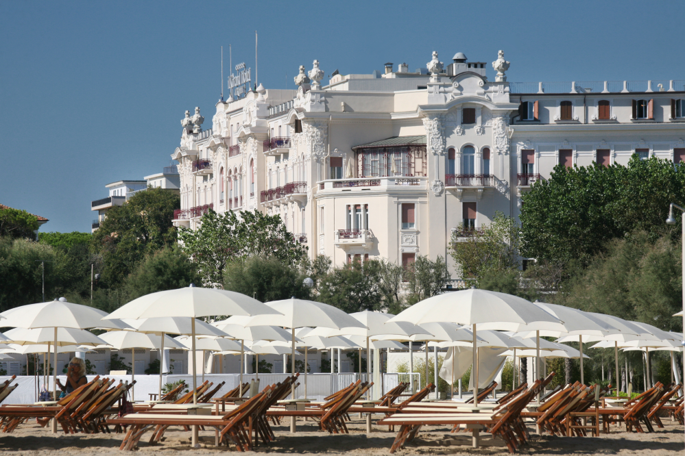 Spiaggia del Grand Hotel di Rimini foto di PH. Paritani