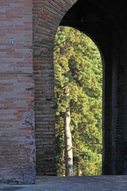 Porta di ingresso, Saludecio foto di PH. Paritani