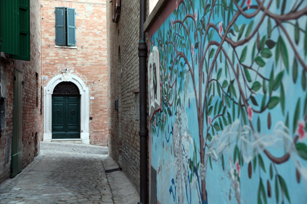 Murales nelle vie del borgo, Saludecio foto di PH. Paritani