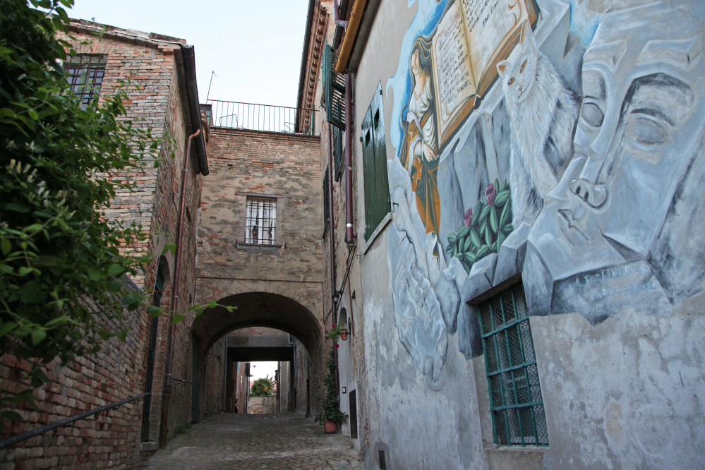 Murales nel borgo, Saludecio foto di PH. Paritani