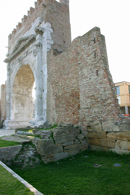 mura romane, Rimini foto di Archivio Provincia di Rimini