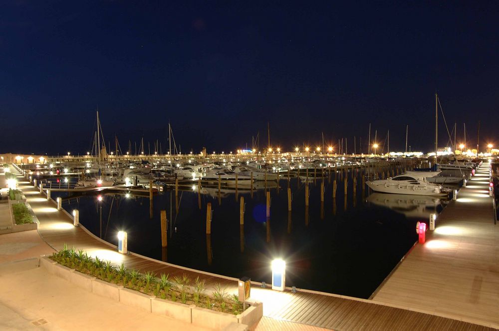 darsena di notte, Rimini foto di Archivio Fotografico Blu Rimini