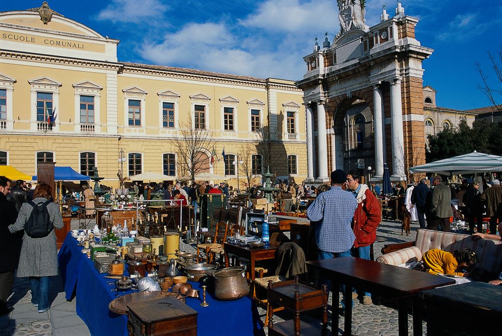 Mercatino dell'antiquariato, Santarcangelo di Romagna foto di T. Mosconi