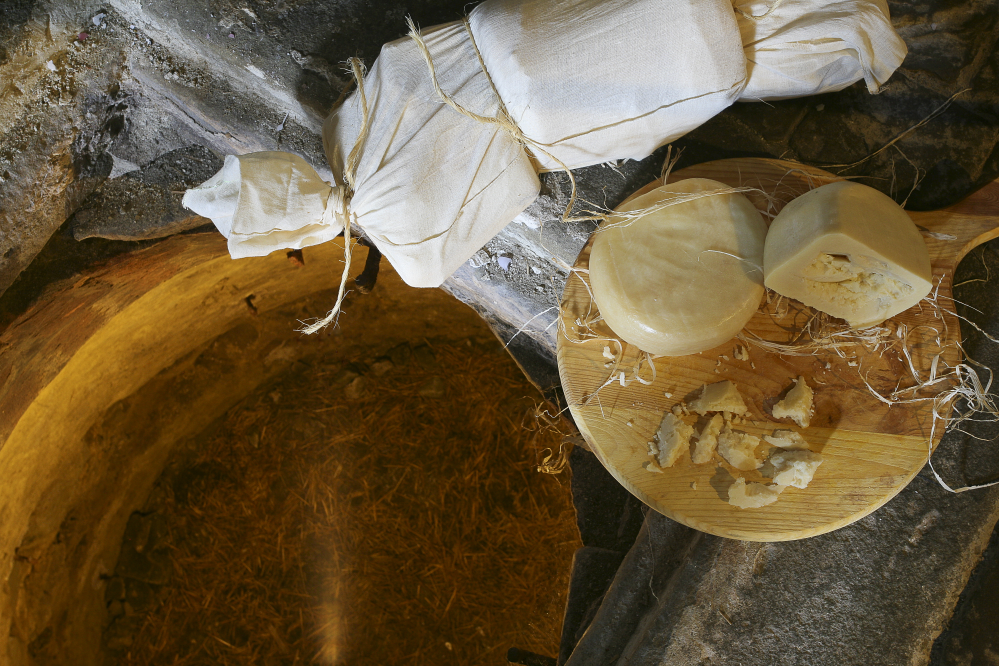 Fossa cheese, Mondaino photo by PH. Paritani