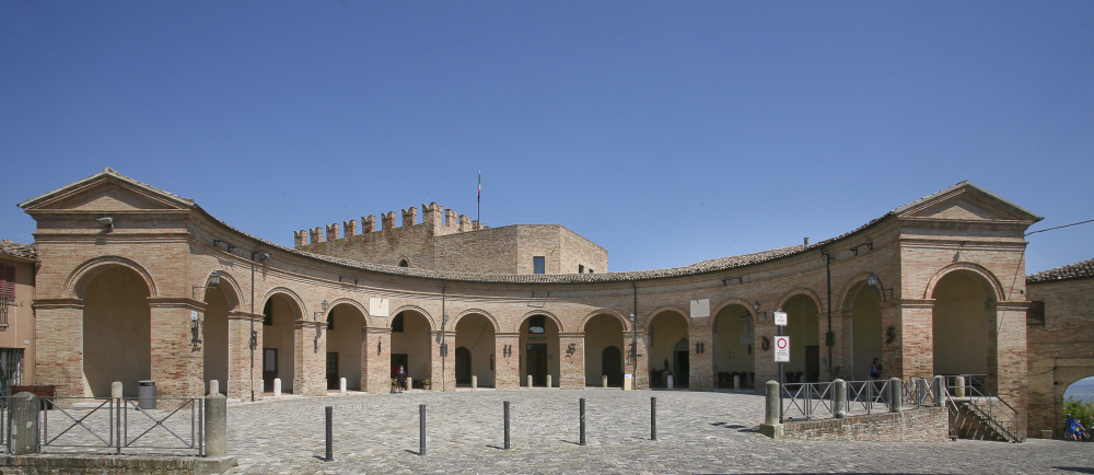 Piazza Maggiore, Mondaino photo by PH. Paritani