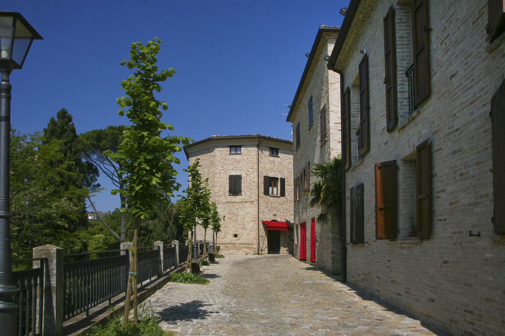 Scorcio del centro storico, Montegridolfo photos de PH. Paritani