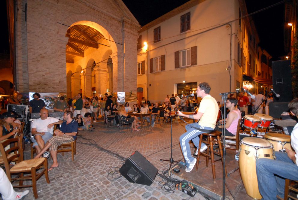 concerto alla Vecchia Pescheria, Rimini foto di V. Raggi