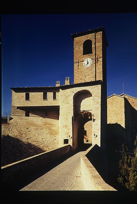 Porta di ingresso, Montegridolfo foto di M.Lorenzi