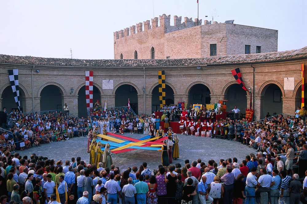 The deer palio, Mondaino photo by T. Mosconi