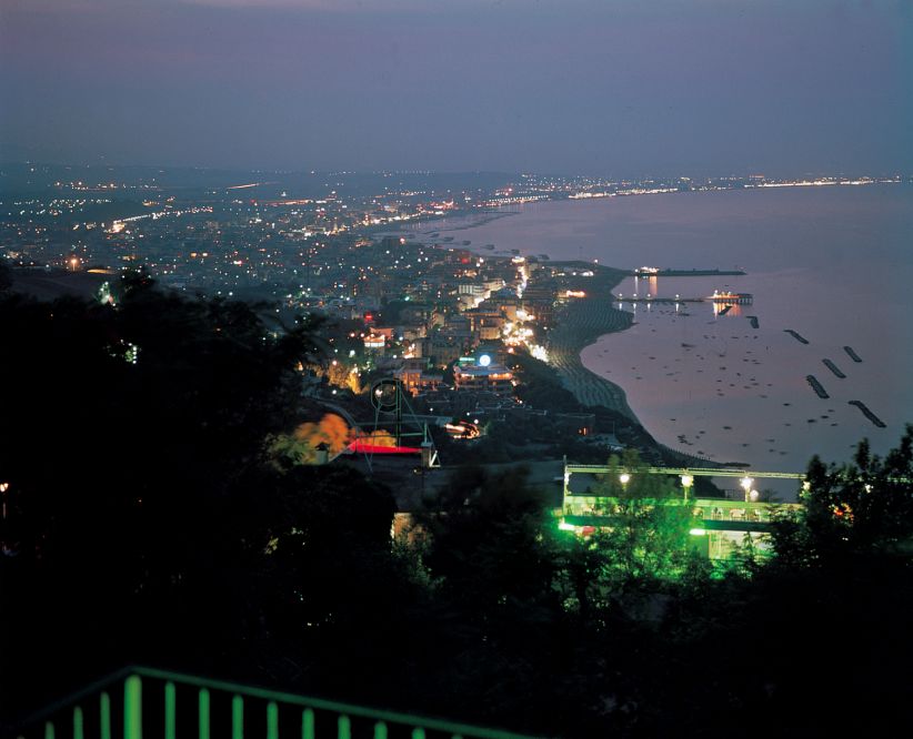 Cattolica, panorama della costa photo by Archivio Provincia di Rimini