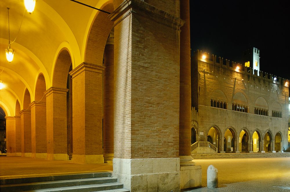 Piazza Cavour, Rimini photo by L. Bottaro