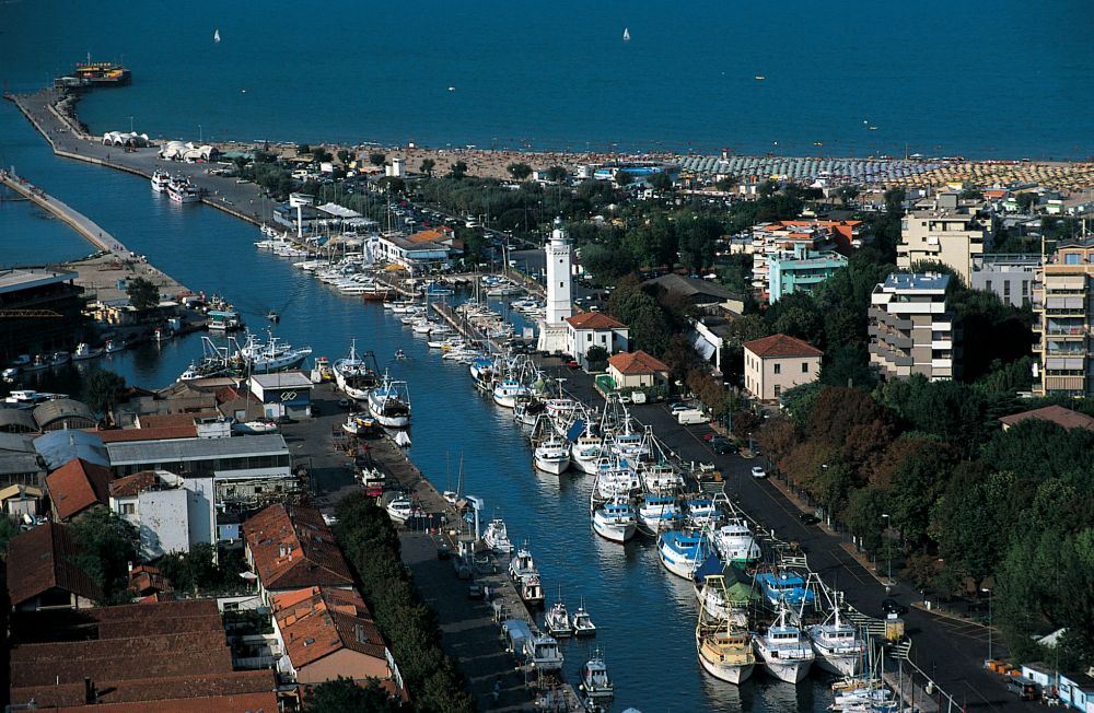 veduta del porto canale, Rimini foto di Raggi Liuzzi