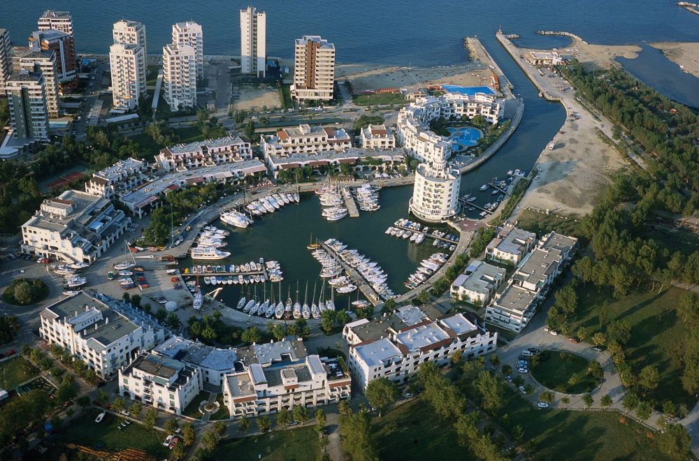 Misano Adriatico, Portoverde foto di Archivio Provincia di Rimini