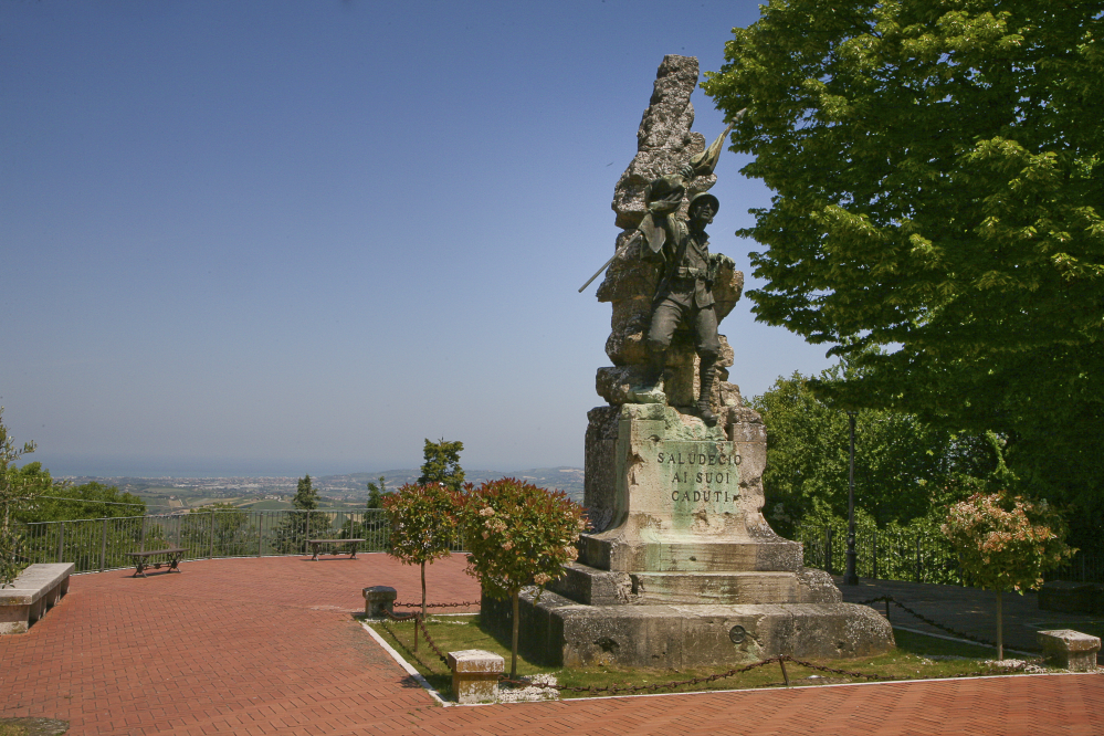Monumento ai caduti, Saludecio Foto(s) von PH. Paritani