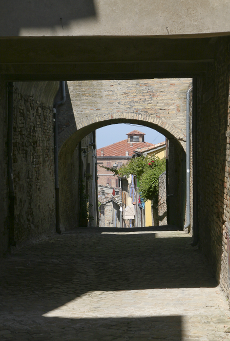 Vie del paese, Saludecio foto di PH. Paritani