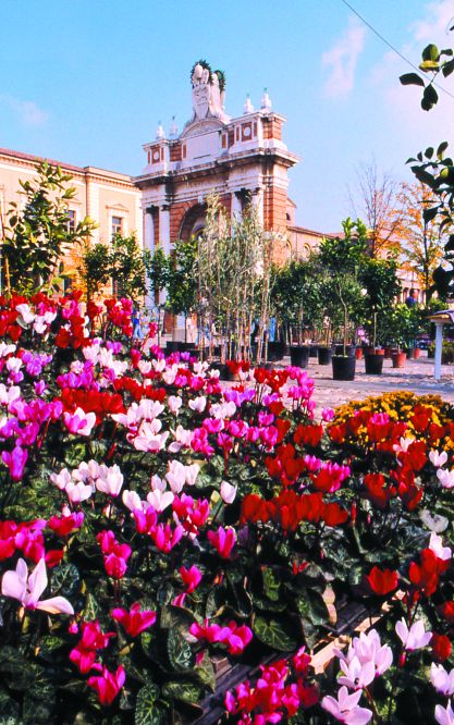 Piazza Ganganelli, Santarcangelo di Romagna foto di Archivio Provincia di Rimini