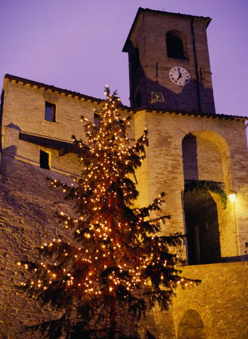 Torre dell'orologio, Montegridolfo foto di R. Gallini